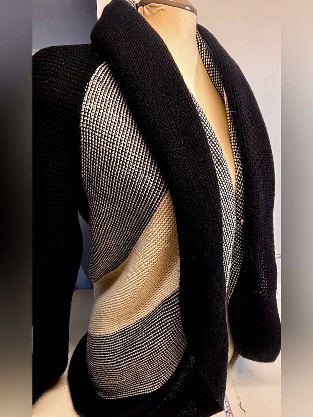 Papillon Cocoon Black and Cream Colorblock Shawl Collar Cardigan - Picture 2 of 6
